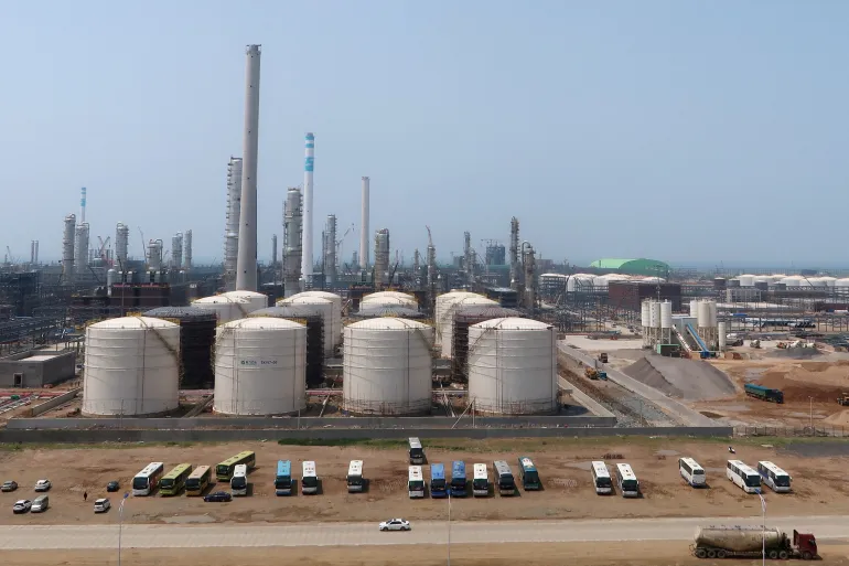 China Defies US: Blocks Sanctions on Five "Teapot" Refineries